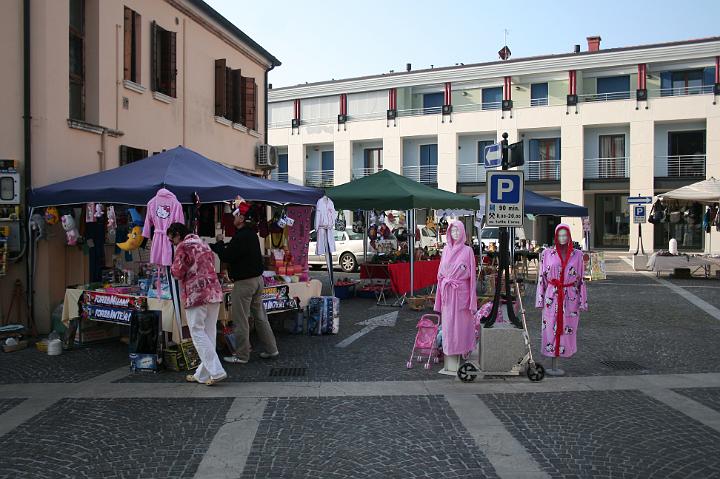 Mercatino (20).JPG